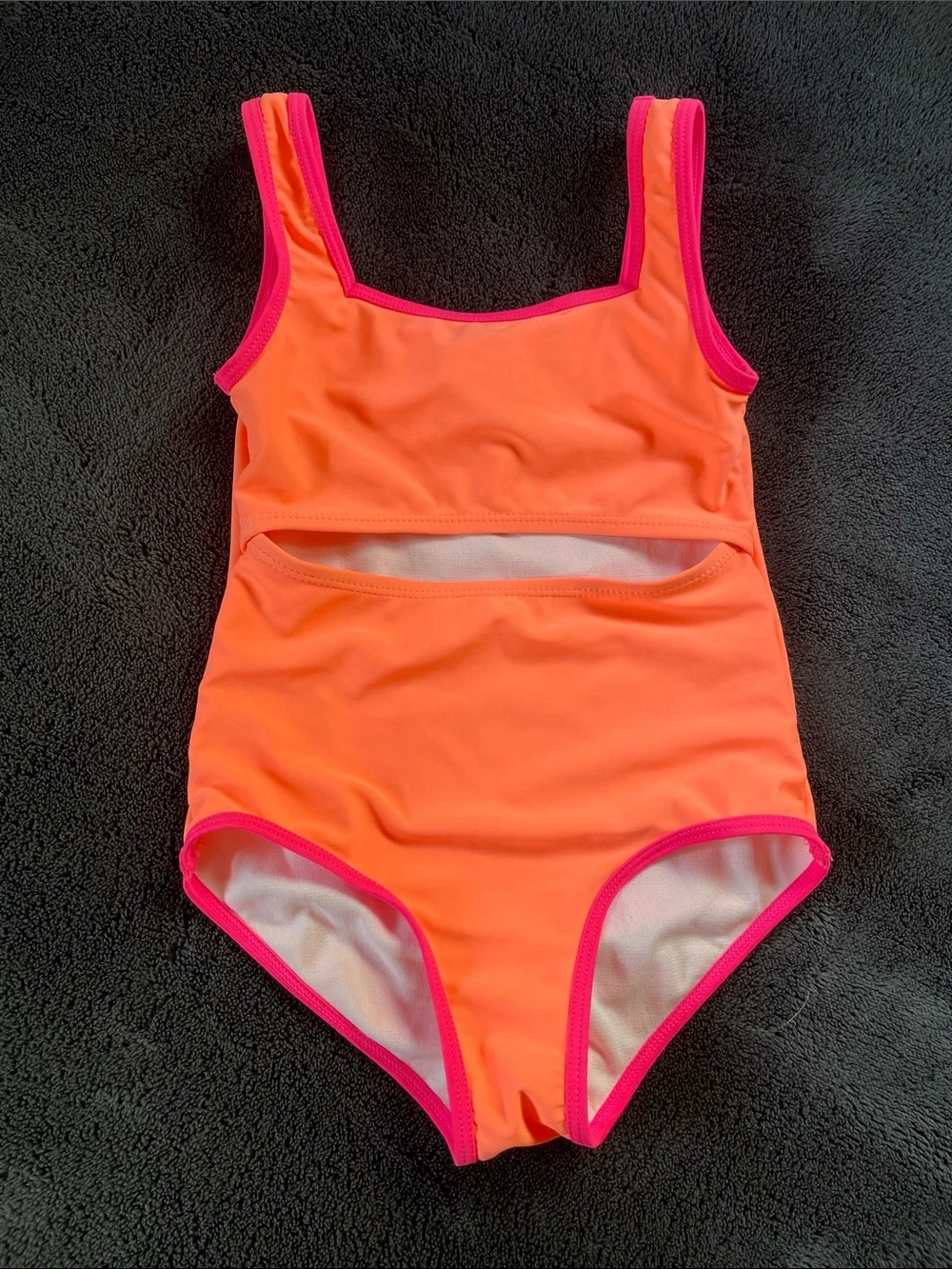 Girls one-piece swimsuit